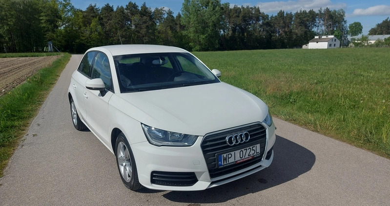 Audi A1 cena 41000 przebieg: 141000, rok produkcji 2015 z Garwolin małe 56